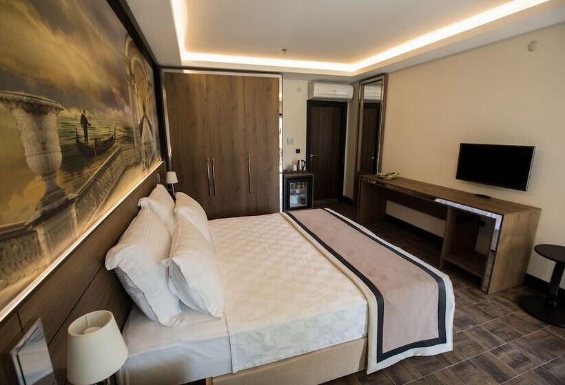 غرفة قياسية, Northdoor