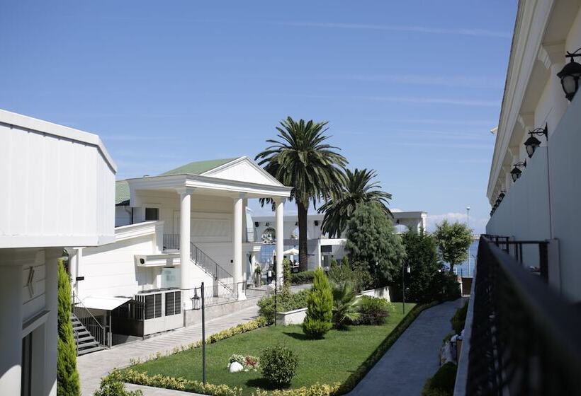 غرفة قياسية, Northdoor