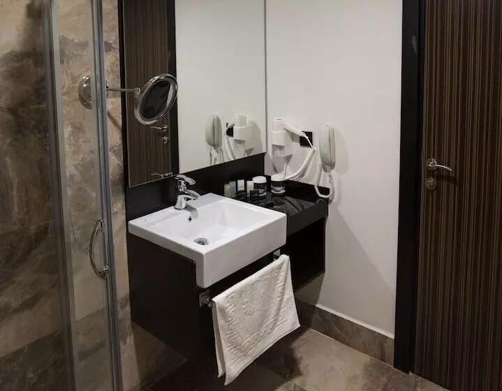 اتاق استاندارد, Northdoor