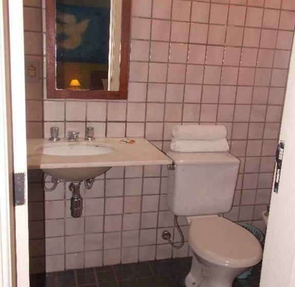 חדר סטנדרט לשלושה, Salvador