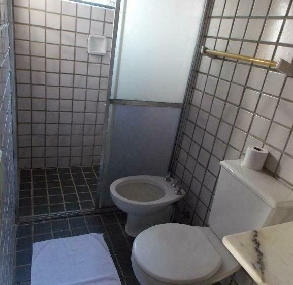 חדר סטנדרט לשלושה, Salvador