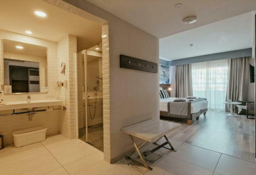 스위트, Sunprime Clounge  Adult Only