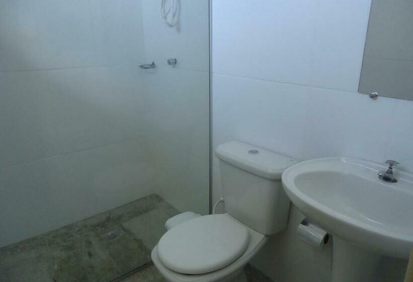 חדר סטנדרט לארבעה, Turista