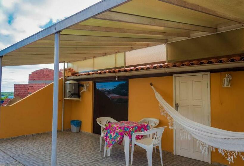 غرفة قياسية ثلاثية مزودة بتراس, O Pharol Hostel E Pousada