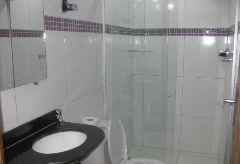 غرفة قياسية ثلاثية, O Pharol Hostel E Pousada