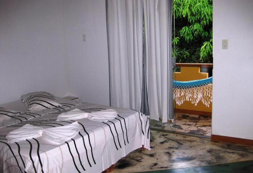 스탠다드 트리플 룸, O Pharol Hostel E Pousada