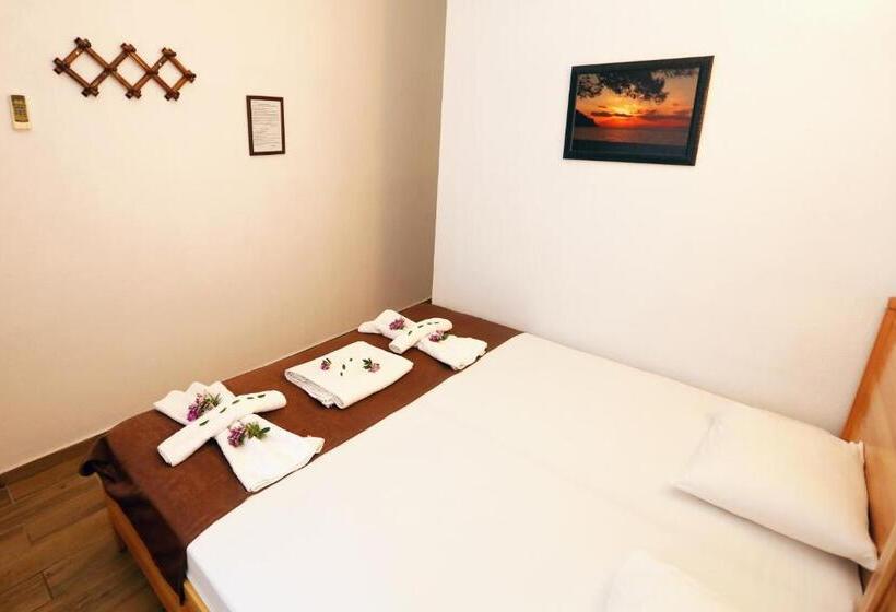 Quarto Triplo Standart, Dalyan Pension