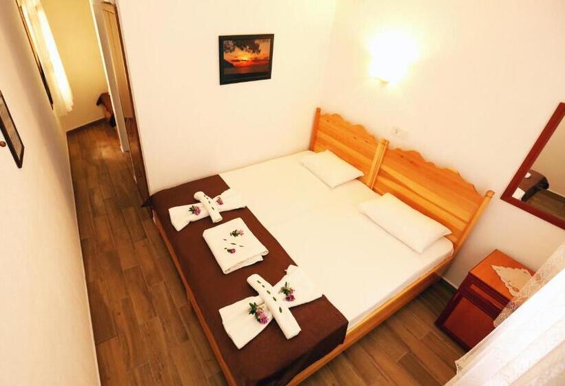 Quarto Triplo Standart, Dalyan Pension
