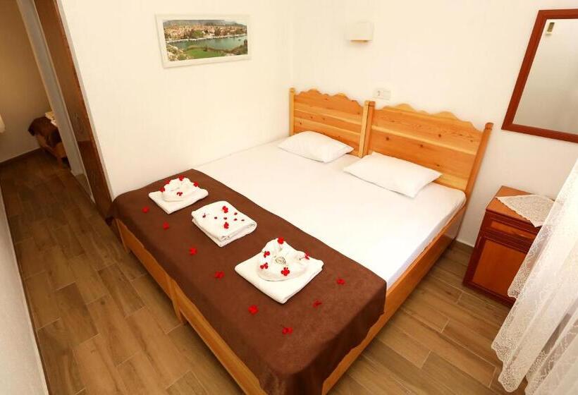 Quarto Triplo Standart, Dalyan Pension
