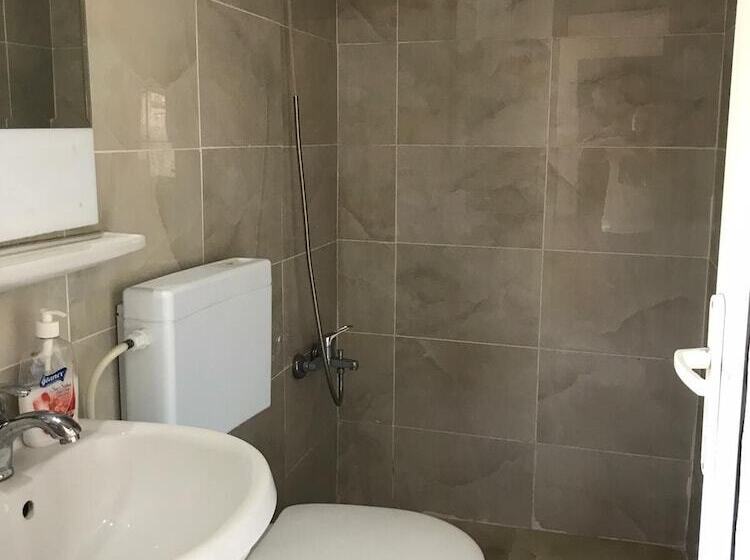 スタンダードルーム, Dolphin Yunus