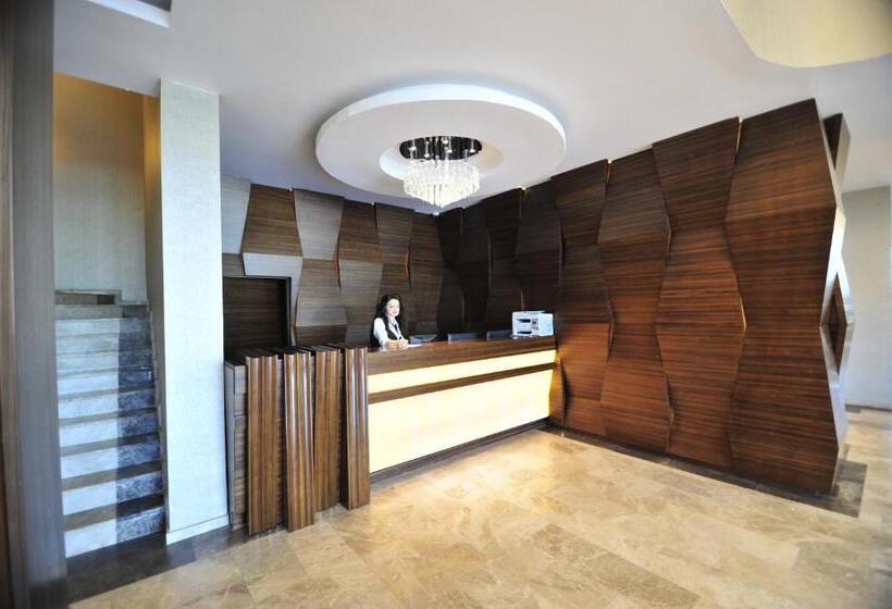 Люкс, Grand Cenas