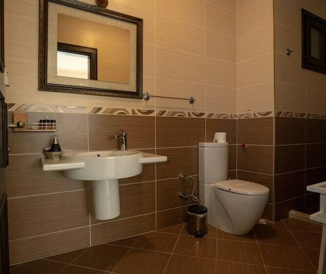 Номер Superior, Nobela