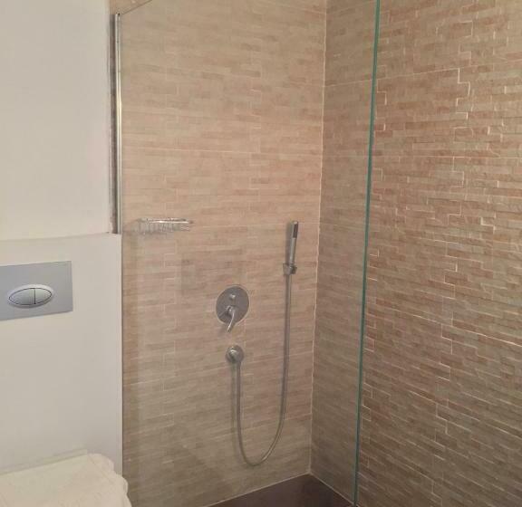 Семейный Номер, Pataros