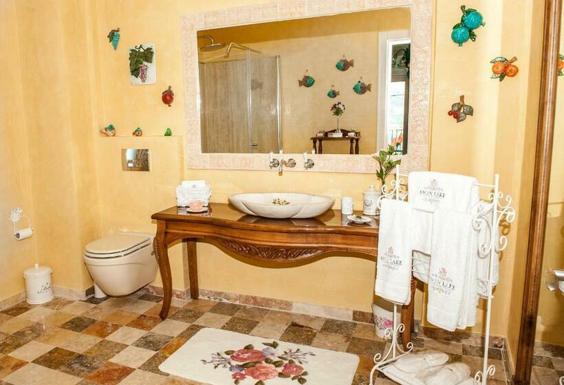 غرفة ديلوكس, Swan Lake Hotel   Adult Only