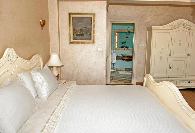 Номер Deluxe с Балконом, Swan Lake Hotel   Adult Only