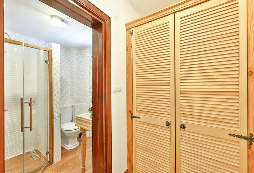 اتاق راحتی, Robin S Nest