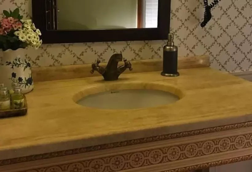 اتاق راحتی, Robin S Nest