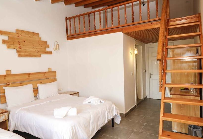 Quarto Familiar Vista Jardim, Teos Ormanci Tatil Koyu