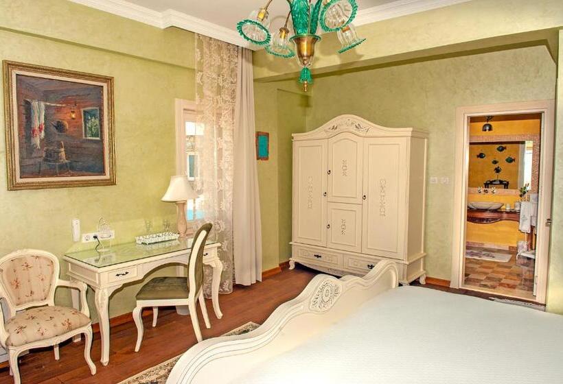 غرفة ديلوكس, Swan Lake Hotel   Adult Only