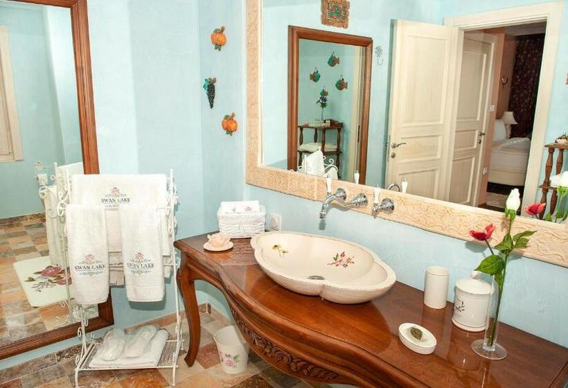 Номер Deluxe с Балконом, Swan Lake Hotel   Adult Only