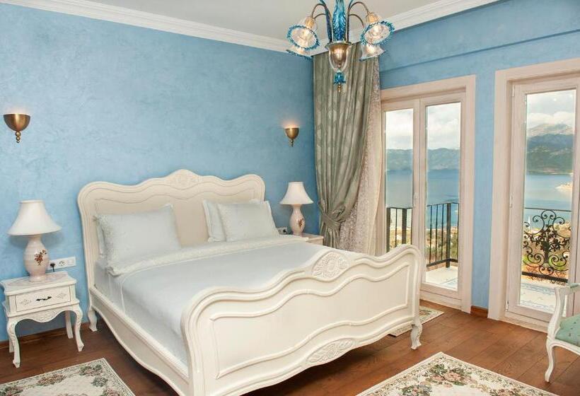 غرفة ديلوكس مزودة بشرفة, Swan Lake Hotel   Adult Only