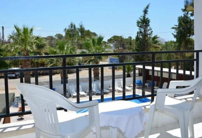 スタンダードトリプルルーム, Tunan Motel