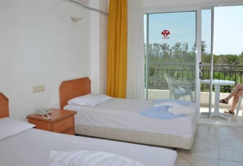 スタンダードトリプルルーム, Tunan Motel