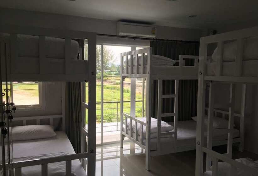 Ágy Megosztott Szobában, Dkaya Hostel