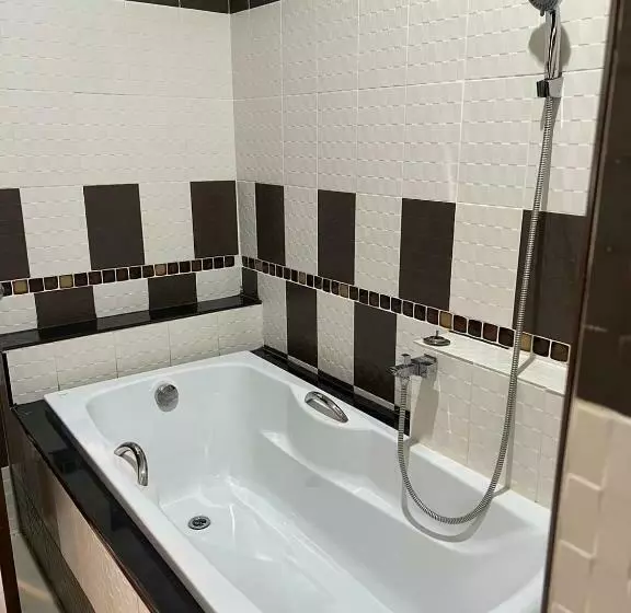اتاق خانوادگی, Banana Place Resort