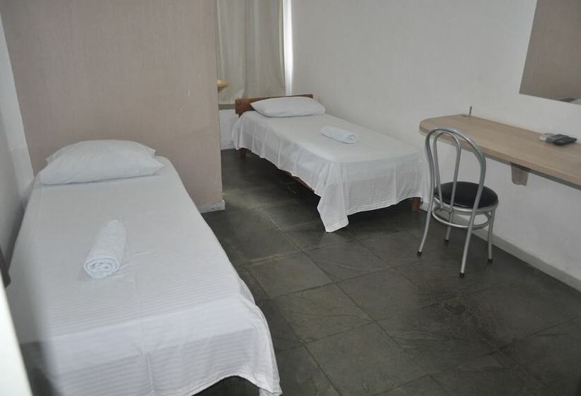 Quarto Estandar, Cataratas