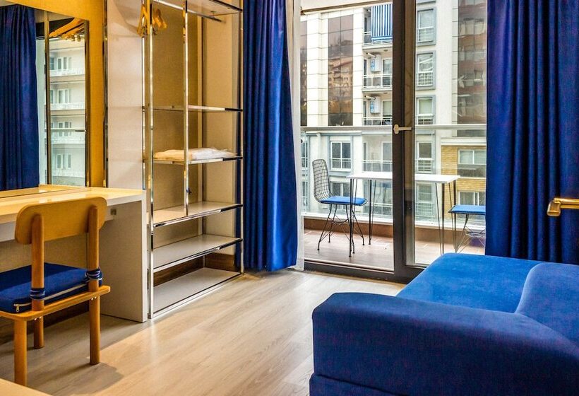 سوئیت با بالکن, Concept Suites