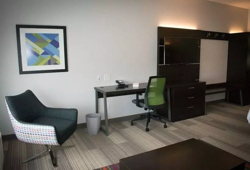 ２ダブルベッドのスタンダードルーム, Holiday Inn Express & Suites West Memphis, An Ihg