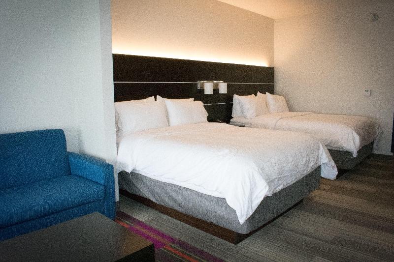 スイート, Holiday Inn Express & Suites West Memphis, An Ihg
