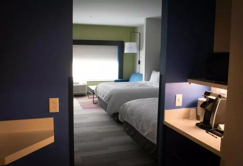 スイート, Holiday Inn Express & Suites West Memphis, An Ihg
