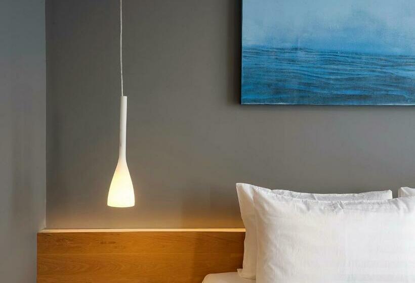 غرفة قياسية مطلّة علي حمام السباحة, Kalm Bangsaen