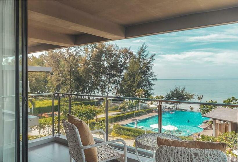 اتاق لوکس, Sand Dunes Chaolao Beach Resort