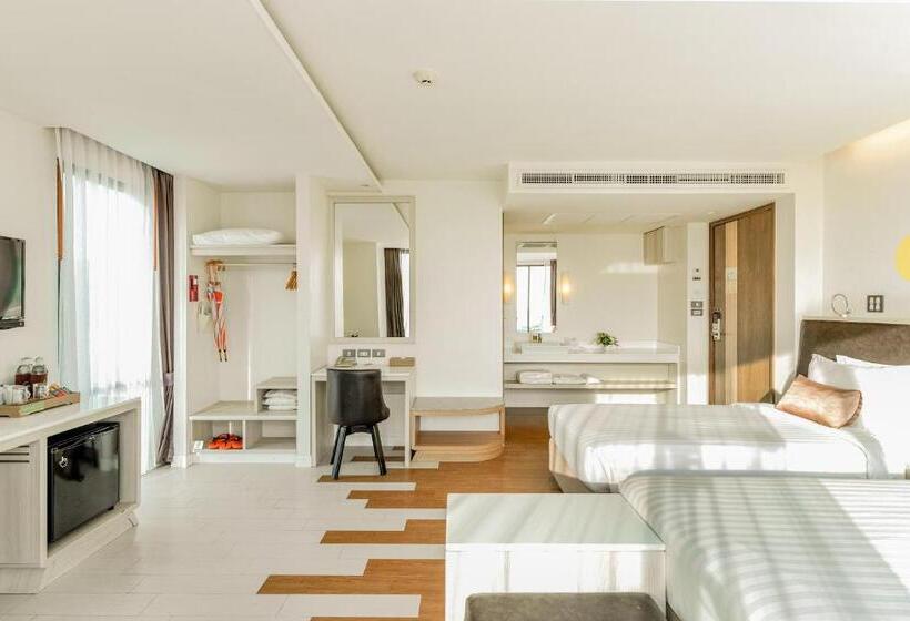 اتاق خانوادگی با چشم‌انداز دریا, Sand Dunes Chaolao Beach Resort
