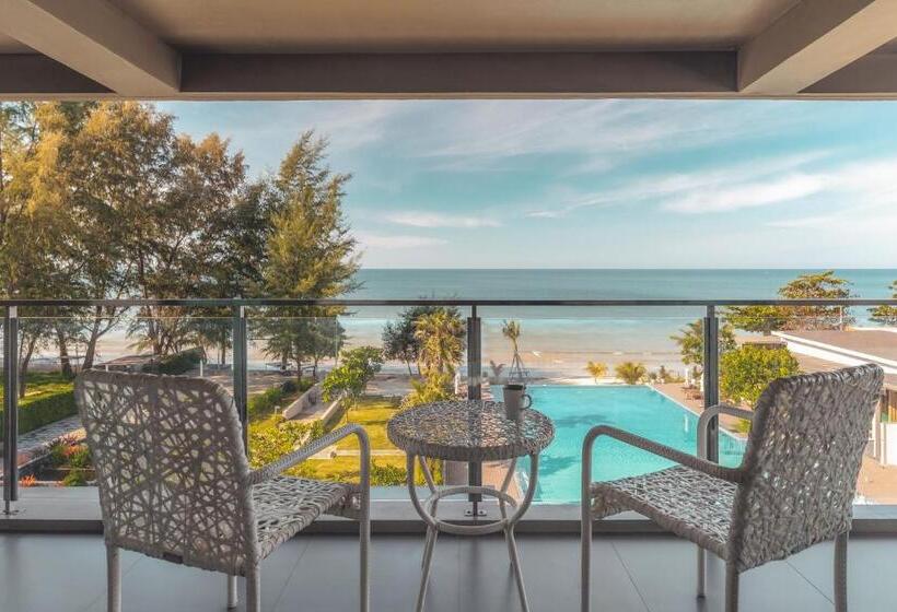 חדר דלוקס עם מרפסת נוף לים, Sand Dunes Chaolao Beach Resort