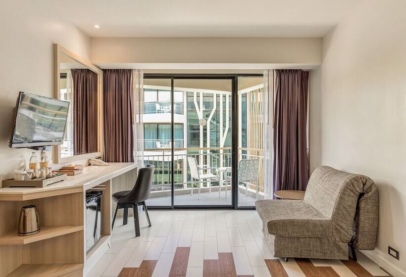 اتاق لوکس با چشم‌انداز استخر, Sand Dunes Chaolao Beach Resort