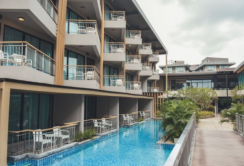 اتاق لوکس با چشم‌انداز استخر, Sand Dunes Chaolao Beach Resort