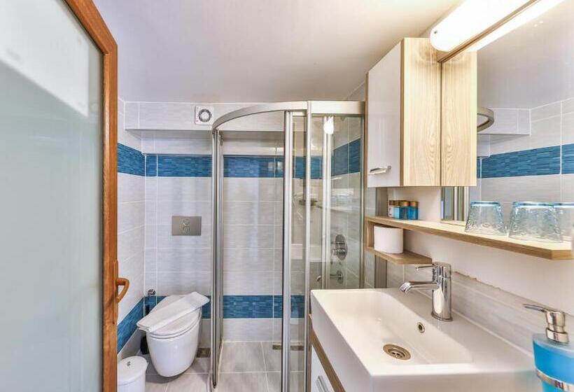 经济房, Sonne   Adults Only