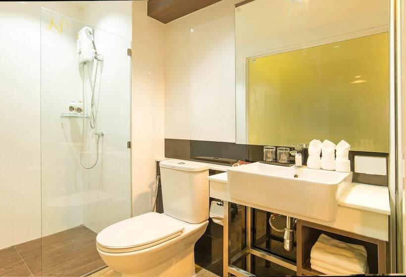 غرفة ديلوكس ثلاثية, The Nice Krabi