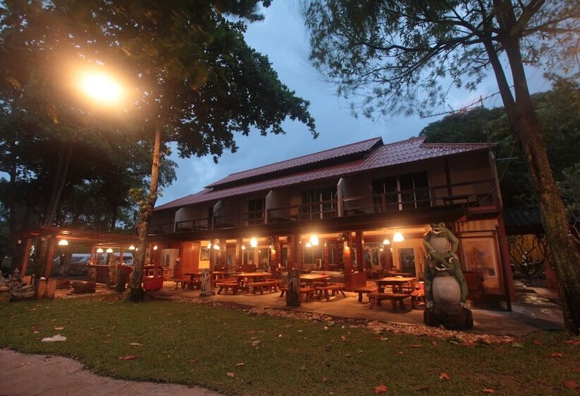 سوییت خانوادگی, Villa Cha Cha Chaolao Beach Resort