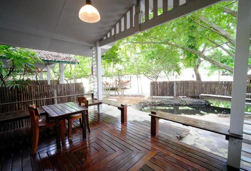 디럭스 방갈로, Villa Cha Cha Chaolao Beach Resort
