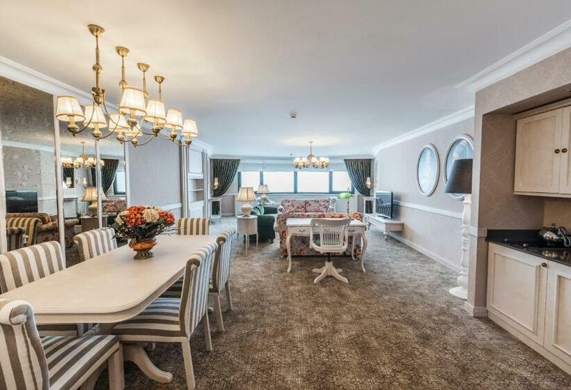 Люкс Кровать Кинг, Karinna Hotel Convention Center & Spa   Full Board Plus