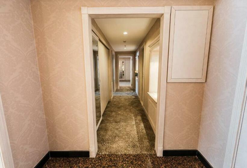 Люкс Кровать Кинг, Karinna Hotel Convention Center & Spa   Full Board Plus