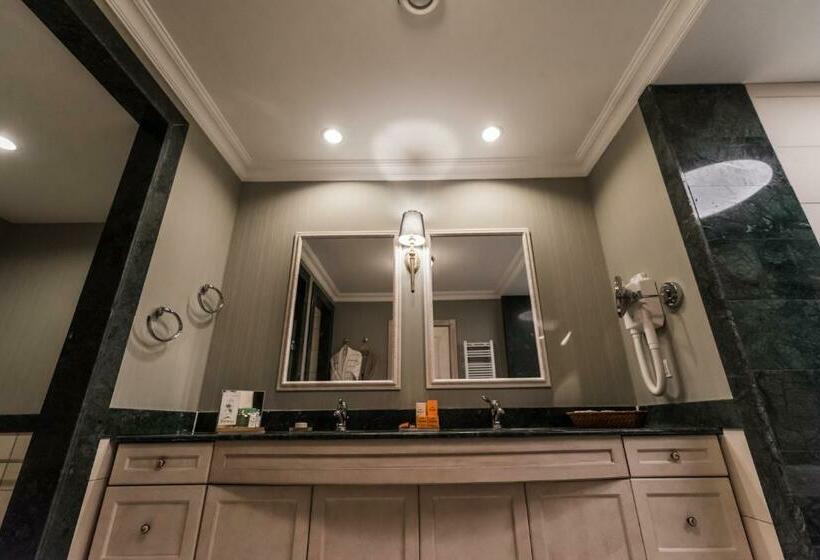 Люкс Кровать Кинг, Karinna Hotel Convention Center & Spa   Full Board Plus