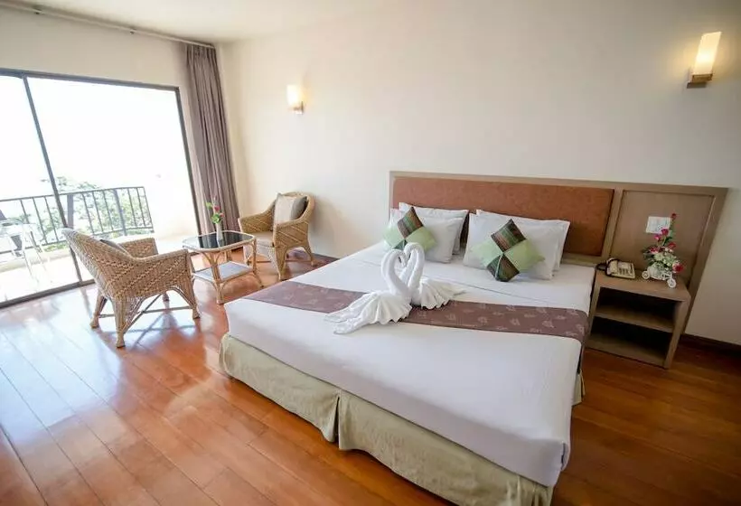 Deluxe-huone Merinäkymä, New Travel Beach Hotel & Resort