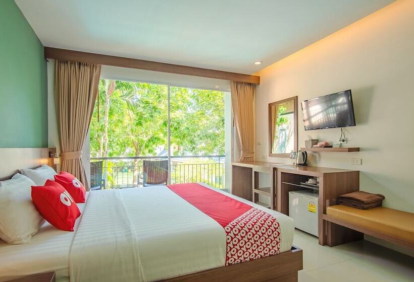 Номер Deluxe Вид на Бассейн, Parida Resort