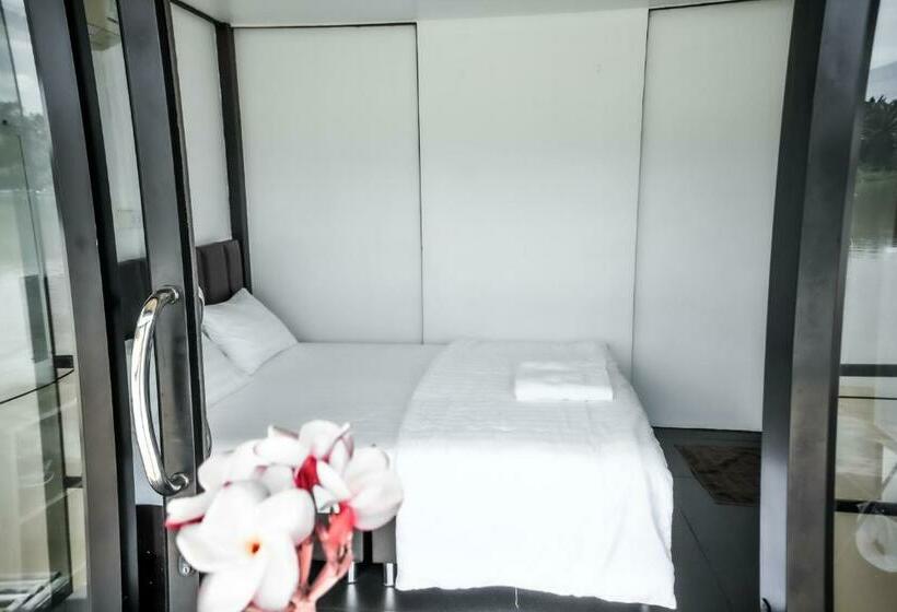 Номер Стандарт, Neenlawat Riverside